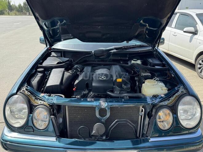 Mercedes E 240 1998, 320,000 km - 2.4 l - Sumqayıt