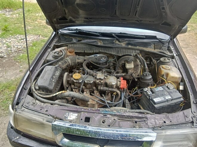 Opel Vectra 1992, 200,000 km - 1.8 l - Qusar
