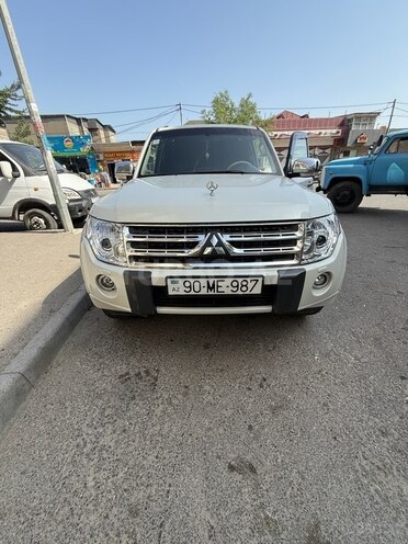 Mitsubishi Pajero 2011, 290,000 km - 3.5 l - Bakı