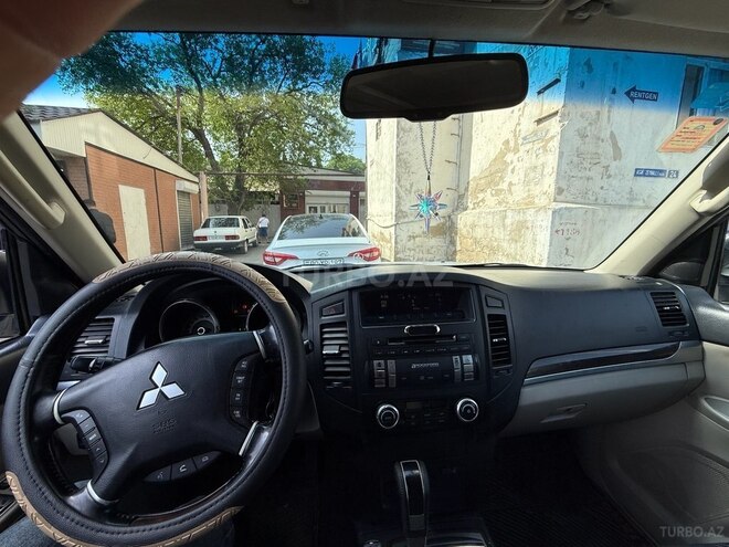 Mitsubishi Pajero 2011, 290,000 km - 3.5 l - Bakı