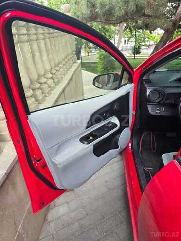 Toyota Prius C 2012, 217,593 km - 1.5 л - Bakı