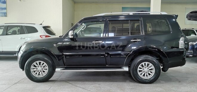 Mitsubishi Pajero-5