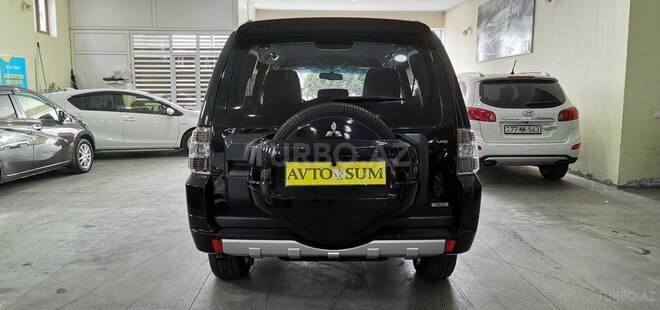 Mitsubishi Pajero-8