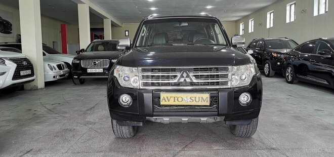 Mitsubishi Pajero-1
