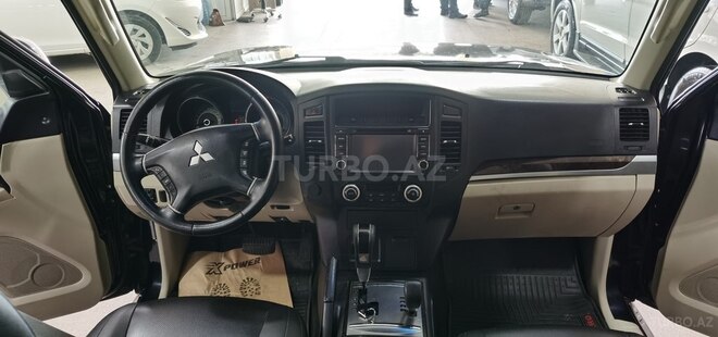 Mitsubishi Pajero-11
