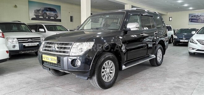 Mitsubishi Pajero-2