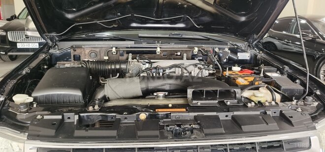 Mitsubishi Pajero-10