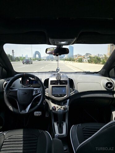 Chevrolet Aveo-5