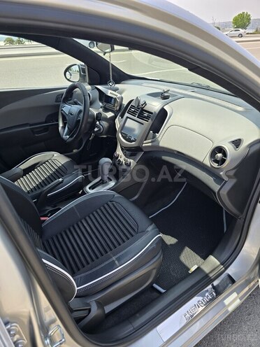 Chevrolet Aveo-8