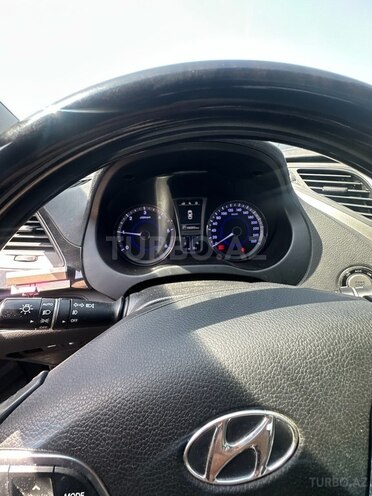 Hyundai Grandeur-9