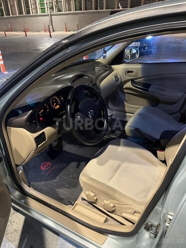 Nissan Sunny-11