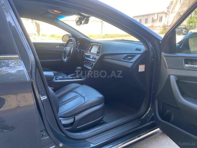 Hyundai Sonata-16