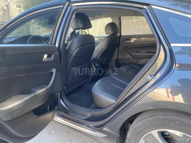 Hyundai Sonata-18