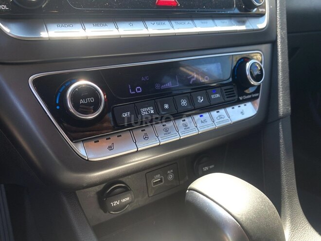 Hyundai Sonata-19