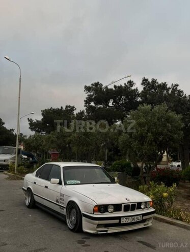 BMW 525 1988, 288,000 km - 2.5 l - Bakı