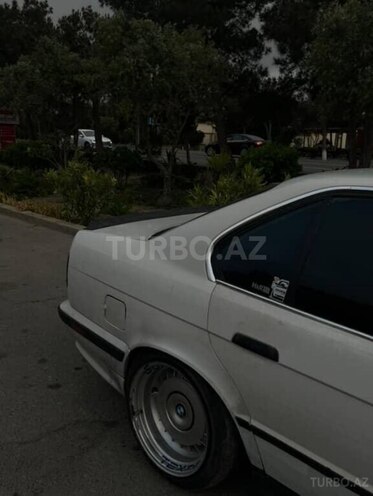 BMW 525 1988, 288,000 km - 2.5 l - Bakı
