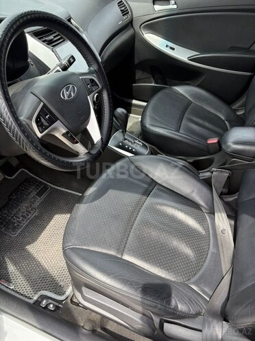 Hyundai Accent 2012, 200,000 km - 1.4 l - Bakı