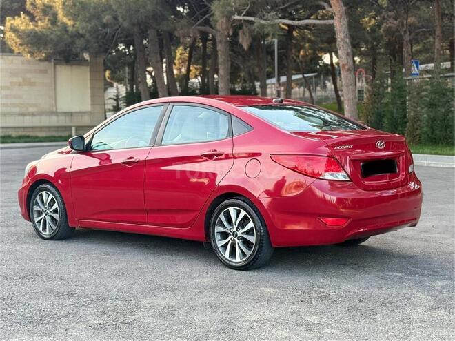 Hyundai Accent-15