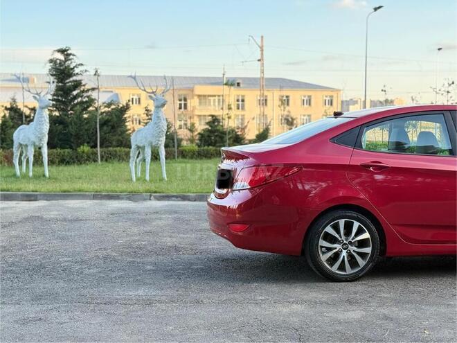 Hyundai Accent-14