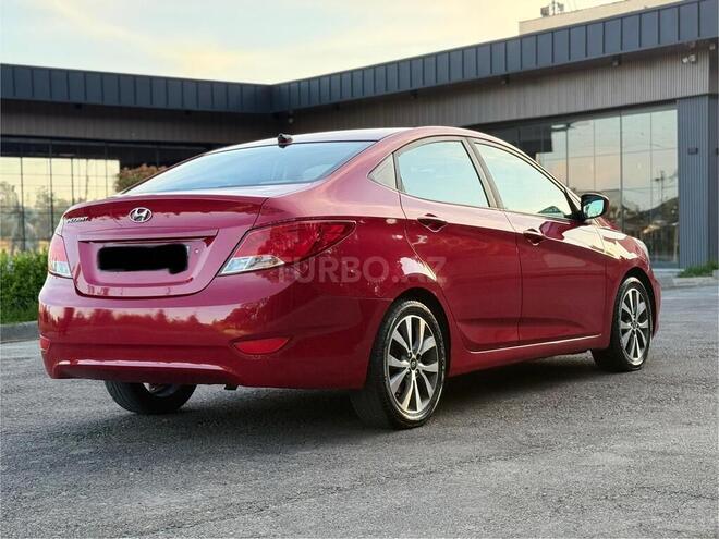 Hyundai Accent-13
