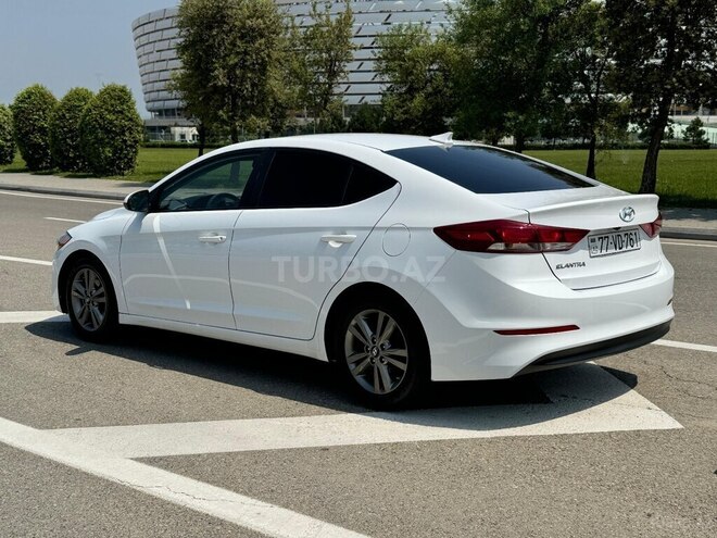 Hyundai Elantra 2018, 124,000 km - 2.0 l - Bakı