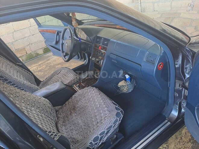 Mercedes C 180 2000, 299,000 km - 1.8 l - Ucar