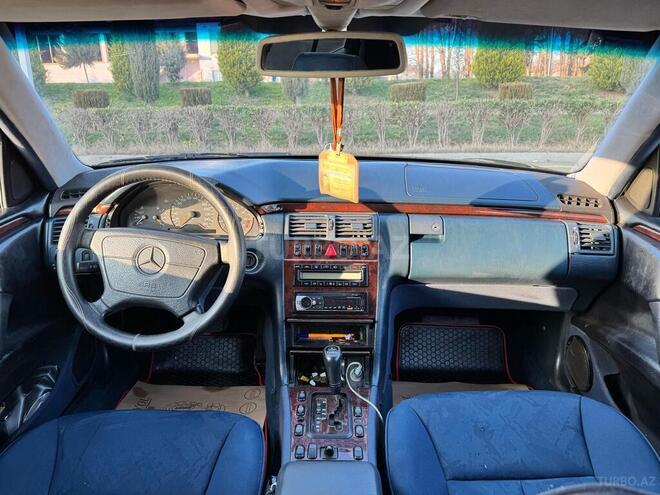 Mercedes E 240 1998, 325,658 km - 2.4 l - Masallı