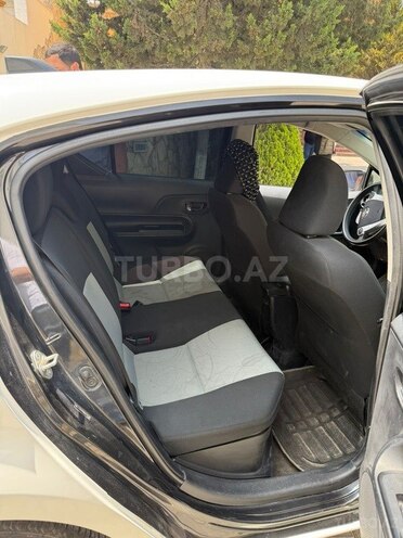 Toyota Prius C 2017, 181,380 km - 1.5 l - Bakı
