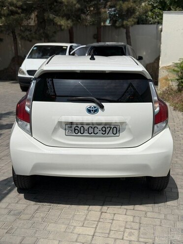Toyota Prius C 2017, 181,380 km - 1.5 l - Bakı