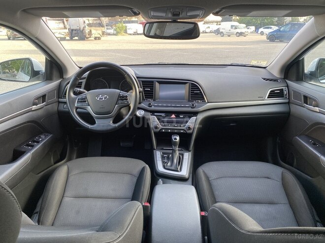 Hyundai Elantra 2018, 170,000 km - 2.0 l - Bakı