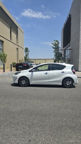 Toyota Aqua 2018, 120,000 km - 1.5 l - Bakı
