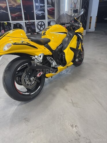 Suzuki GSX 1300 R Hayabusa-4