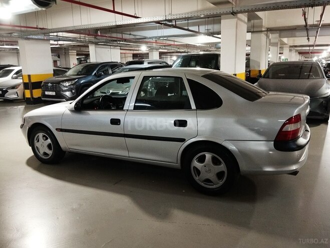 Opel Vectra 1997, 198,000 km - 1.6 л - Bakı