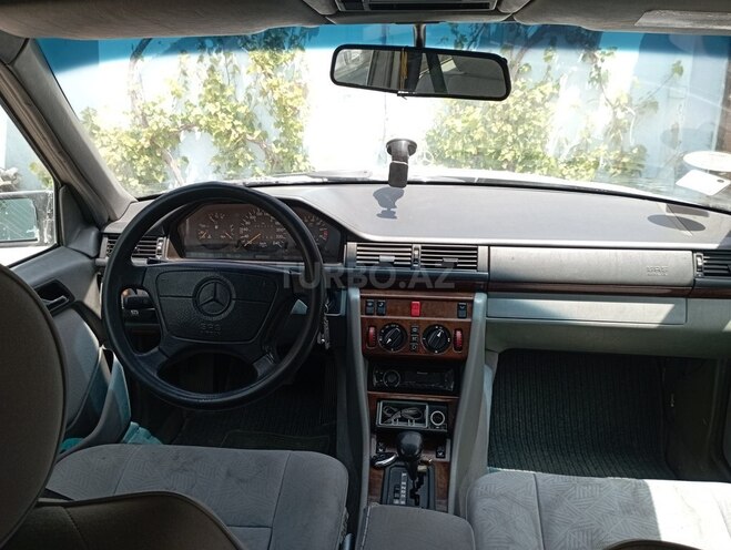 Mercedes E 220 1994, 467,375 km - 2.2 л - Bakı
