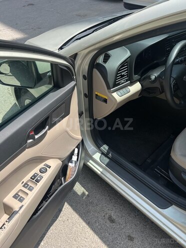 Hyundai Elantra 2017, 110,240 km - 2.0 l - Bakı