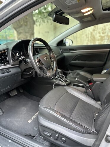Hyundai Elantra 2018, 64,000 km - 2.0 л - Bakı