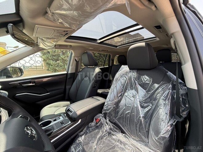 Toyota Highlander-4