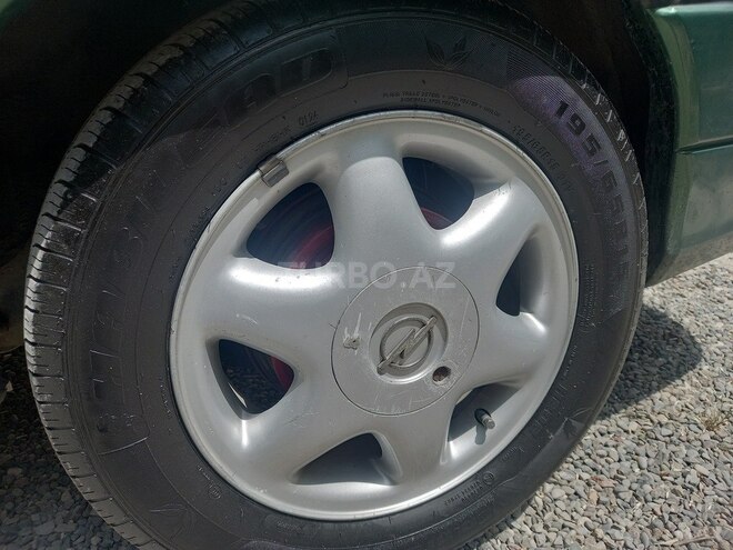 Opel Astra 1996, 209,000 km - 1.8 l - Bakı
