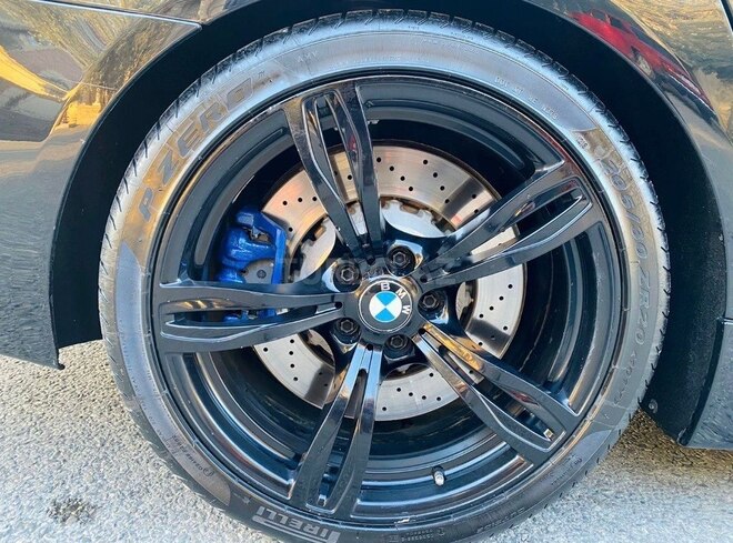 BMW M5 2014, 137,000 km - 4.4 l - Bakı