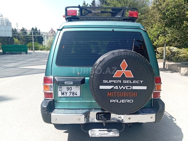 Mitsubishi Pajero 1998, 240,000 km - 2.4 l - Bakı