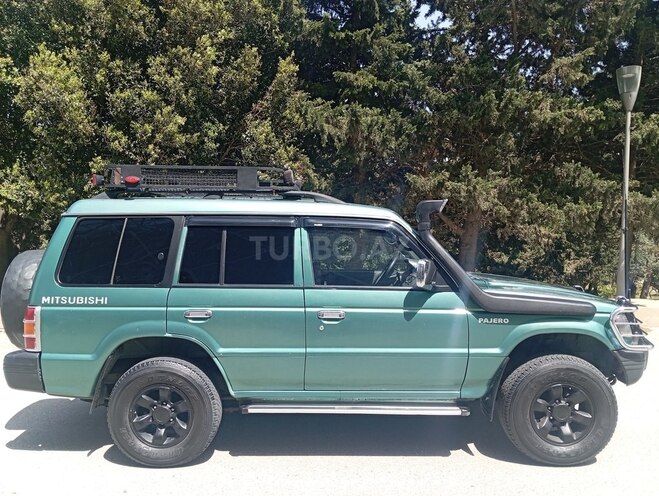 Mitsubishi Pajero 1998, 240,000 km - 2.4 l - Bakı