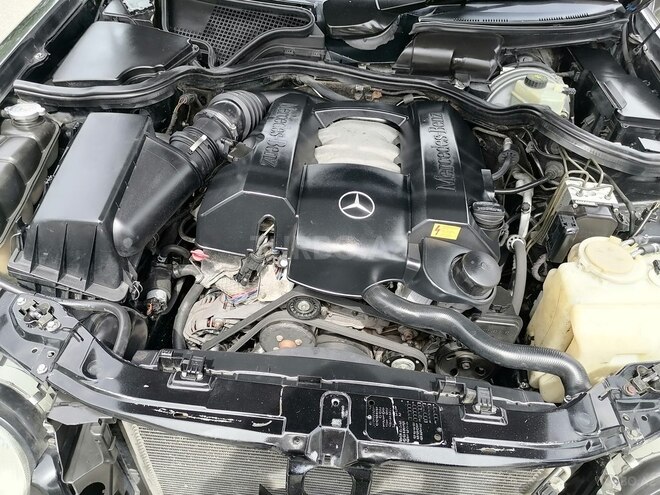 Mercedes E 280 2001, 396,200 km - 2.8 l - Bərdə