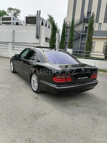 Mercedes E 280 2001, 396,200 km - 2.8 l - Bərdə