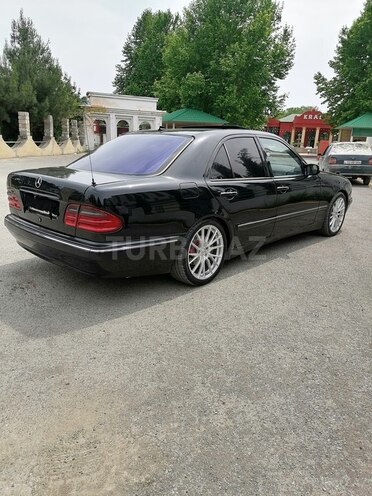 Mercedes E 280 2001, 396,200 km - 2.8 l - Bərdə