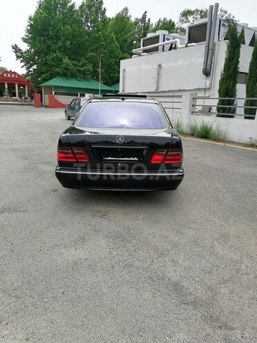 Mercedes E 280 2001, 396,200 km - 2.8 l - Bərdə