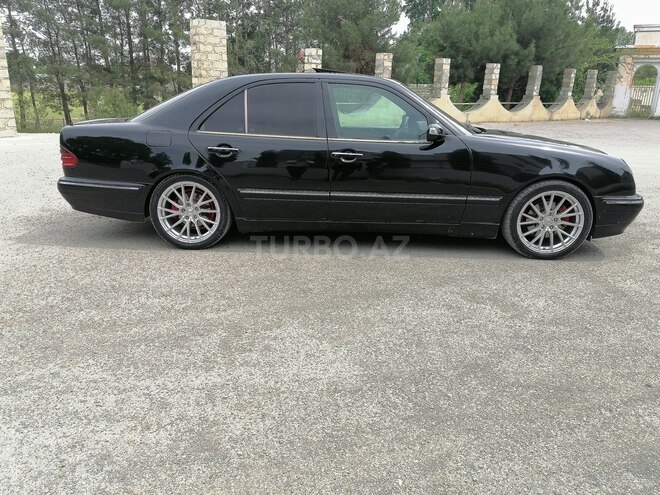 Mercedes E 280 2001, 396,200 km - 2.8 l - Bərdə