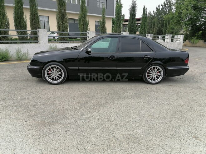 Mercedes E 280 2001, 396,200 km - 2.8 l - Bərdə