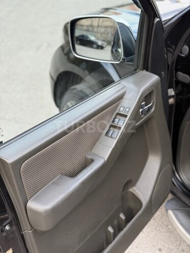 Nissan Navara 2013, 295,000 km - 2.5 l - Bakı