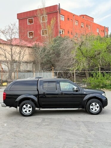 Nissan Navara 2013, 295,000 km - 2.5 l - Bakı
