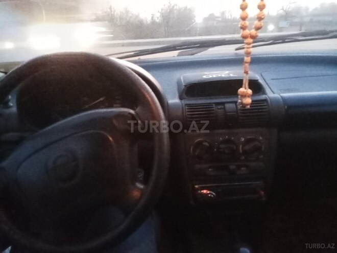 Opel Corsa 1997, 523,695 km - 1.4 l - Yevlax